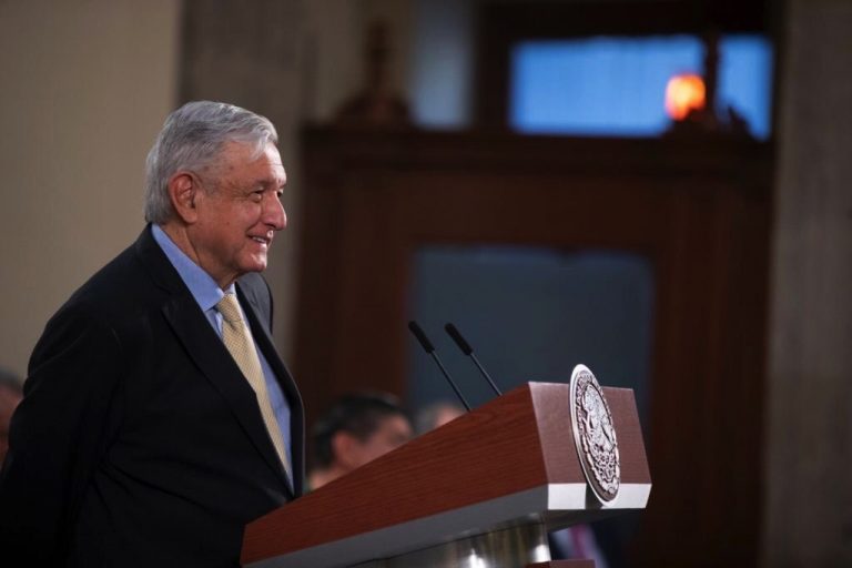 “Volveremos cuerdos a los recibos locos”: López Obrador