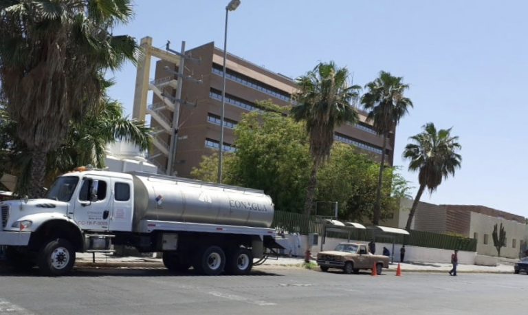 Conagua suministra 20 mil litros de agua al Hospital General Regional en Cd Obregón