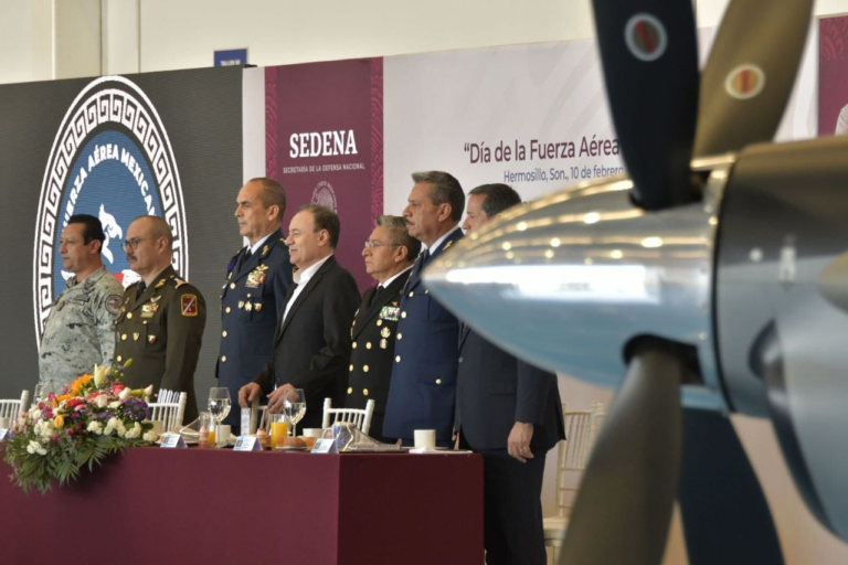 Celebra gobernador Alfonso Durazo el 107 aniversario de la Fuerza Aérea Mexicana