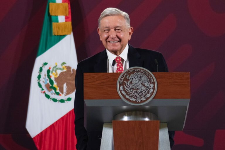Gobierno de México fomenta inversión con visión sustentable: presidente; no se otorgarán permisos donde no hay agua, afirma