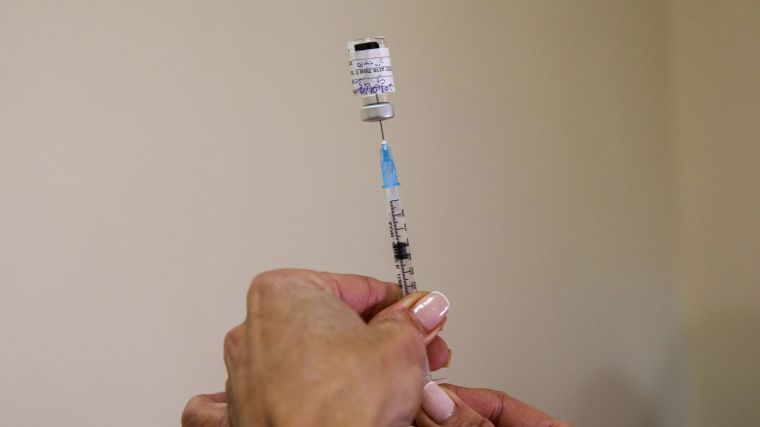 Inicia vacunación contra Covid19 para personas de 50 a 59 años