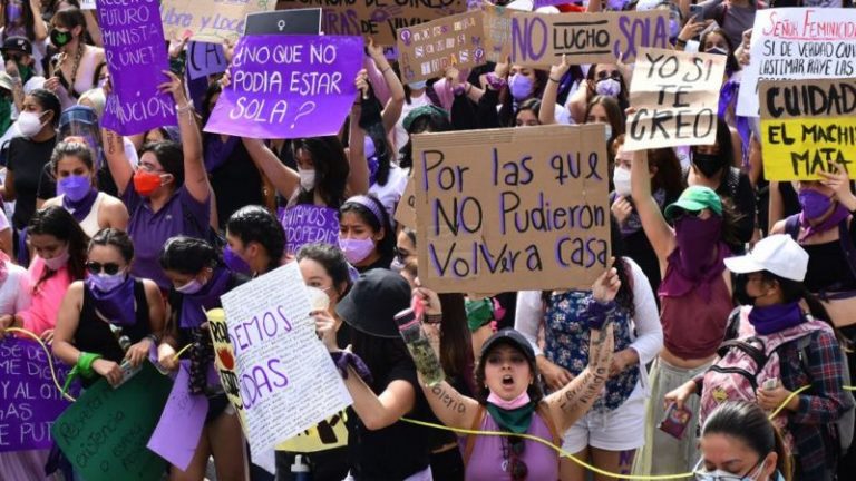 Aborto legal, evitar feminicidios, antirracismo e inclusión trans, las luchas urgentes: feministas mexicanas