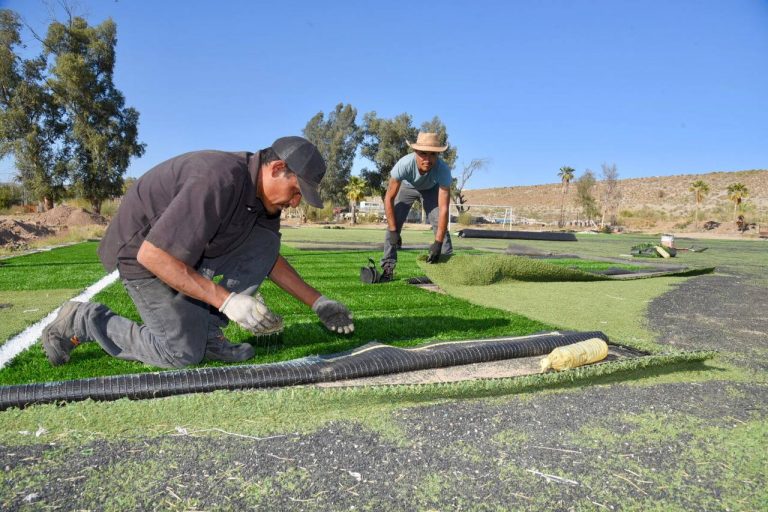 Supervisan obras de modernización de los campos de La Sauceda