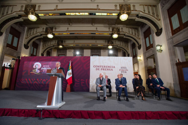 Presidente celebra 80 años del Instituto Mexicano del Seguro Social; agradece compromiso de trabajadores de la salud